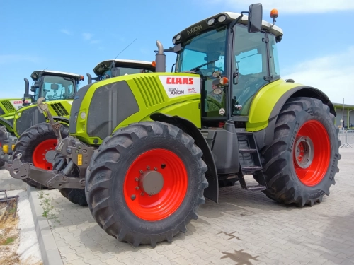 TRACTOR CLAAS AXION 820